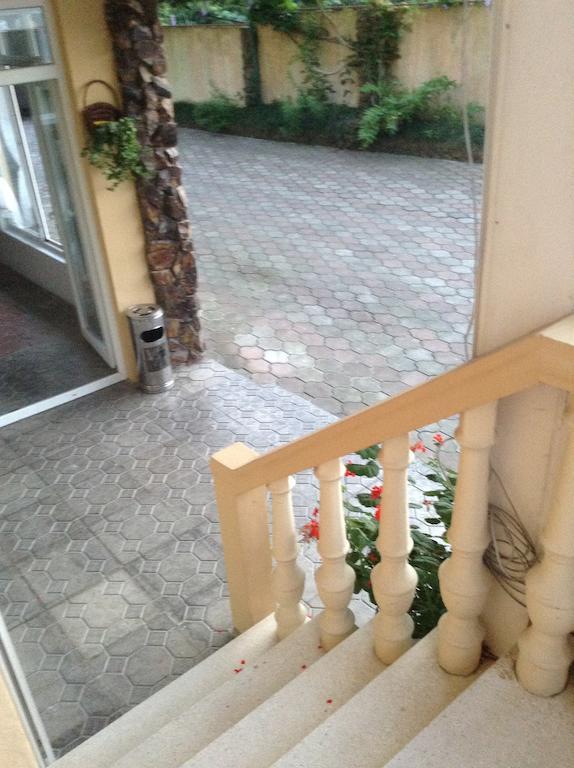 Green Hotel Kvariati Kültér fotó