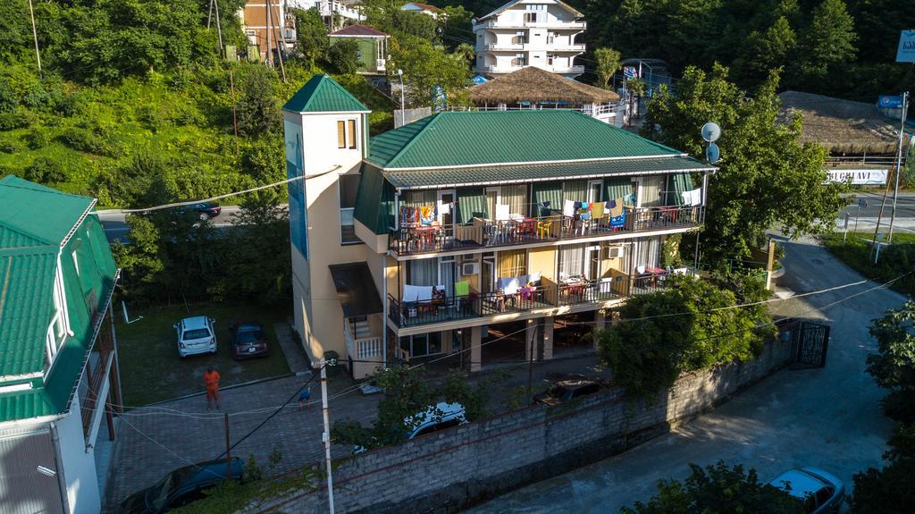 Green Hotel Kvariati Kültér fotó