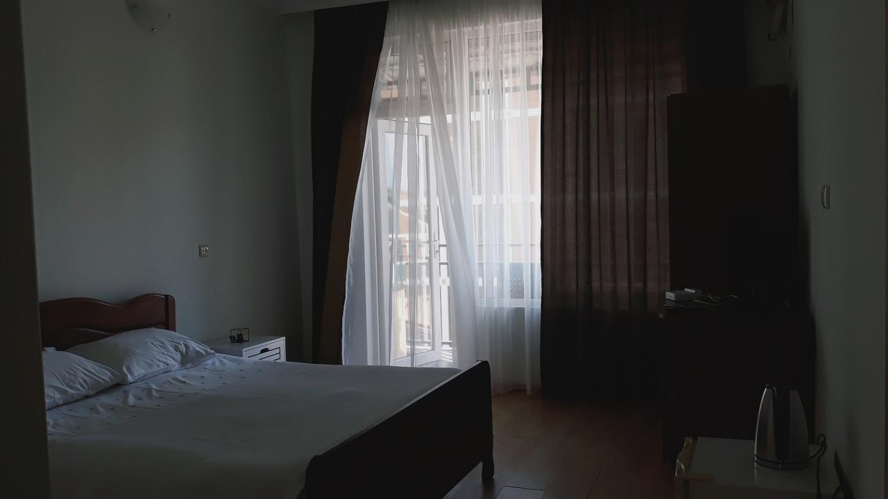 Green Hotel Kvariati Kültér fotó