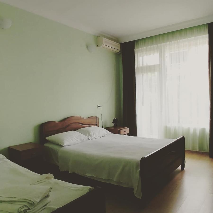 Green Hotel Kvariati Kültér fotó