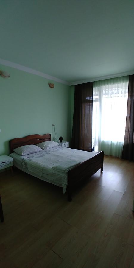 Green Hotel Kvariati Kültér fotó